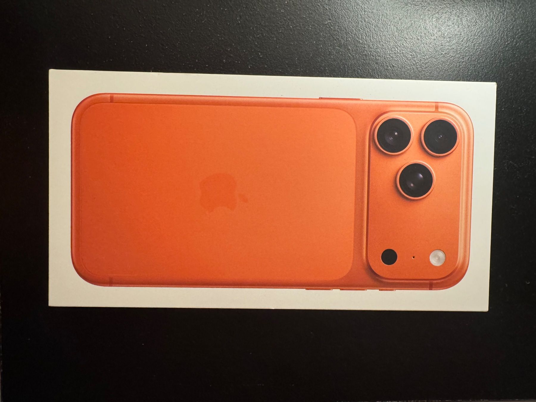 Apple Telefoni cellulari / Smartphones: Apple iPhone 17 Pro Max 1TB Orange - (Originalverpackung) – Nuovo e nell'imballaggio originale da Belp venduto da pab_l6w5 2
