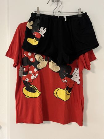 Disney Mickey & Minnie French Kiss Pyjama Set Shorts T-Shirt