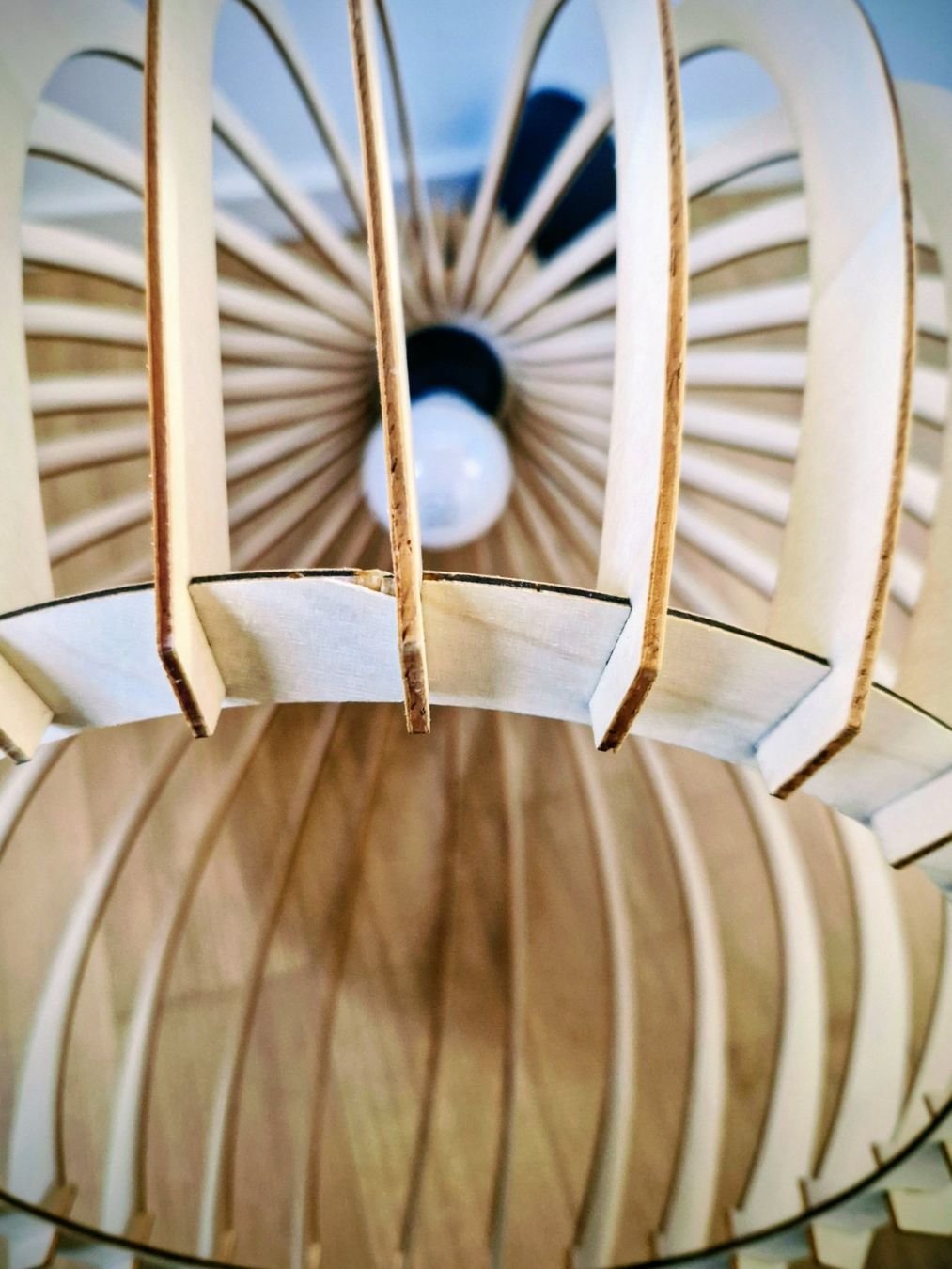 Lampadari & plafoniere: Pendelleuchte aus Holz – Nuovo (secondo la descrizione) da Luzern venduto da Bella3 3