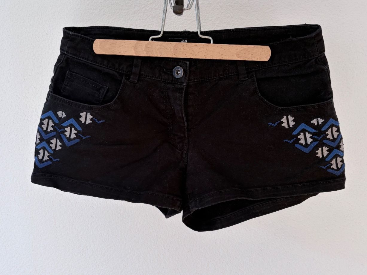 H&M Hosen: H&M Hotpants mit Azteken Muster, ca. Grösse S – Gebraucht aus Bern von Pepper21 2