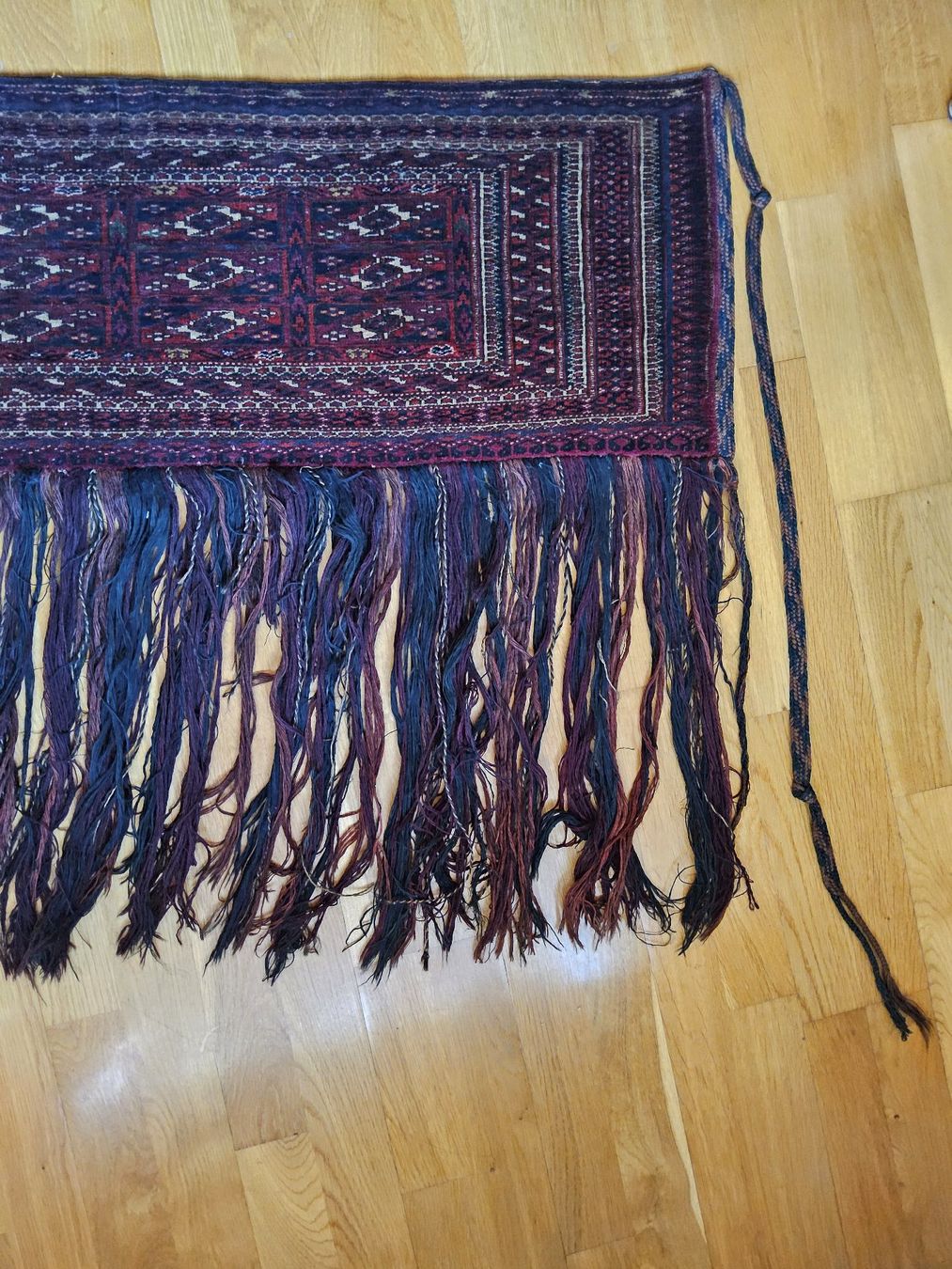 Tappeti: Antiker Turkmenischer Wandteppich mit Fransen, Echt, ca 1880 – Usato da Zürich venduto da helsan 6