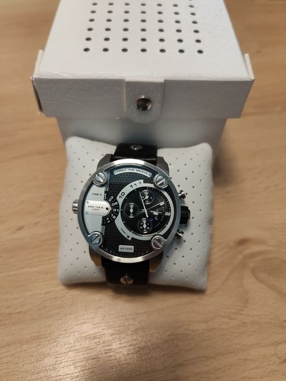 Diesel Uhr 4