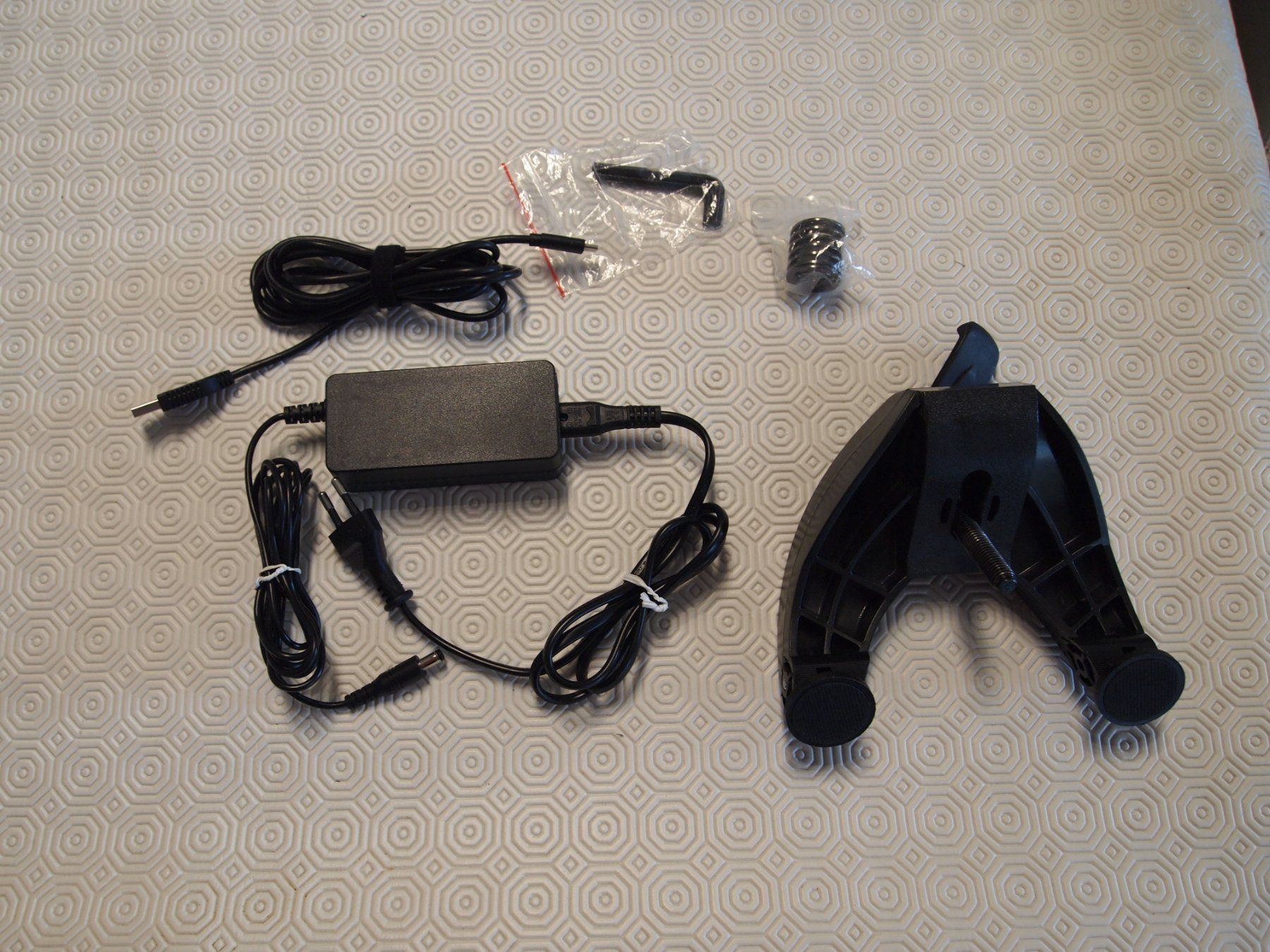 Thrustmaster Controller: Set Volant et Pédales Thrustmaster T248 pour PS4/PS5/PC – Gebraucht aus Plan-Les-Ouates von Sky17 8