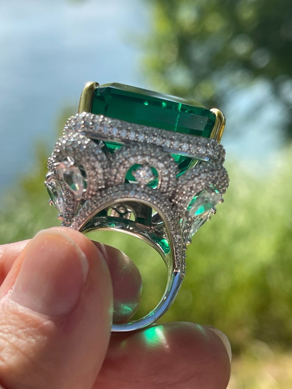 Llan Valls Joies Ringe: MAXI 70cts Nano-Emerald & Lab Diamonds SS925 Gold Ring – Neu (gemäss Beschreibung) aus Birsfelden von Brut-Reserve 8