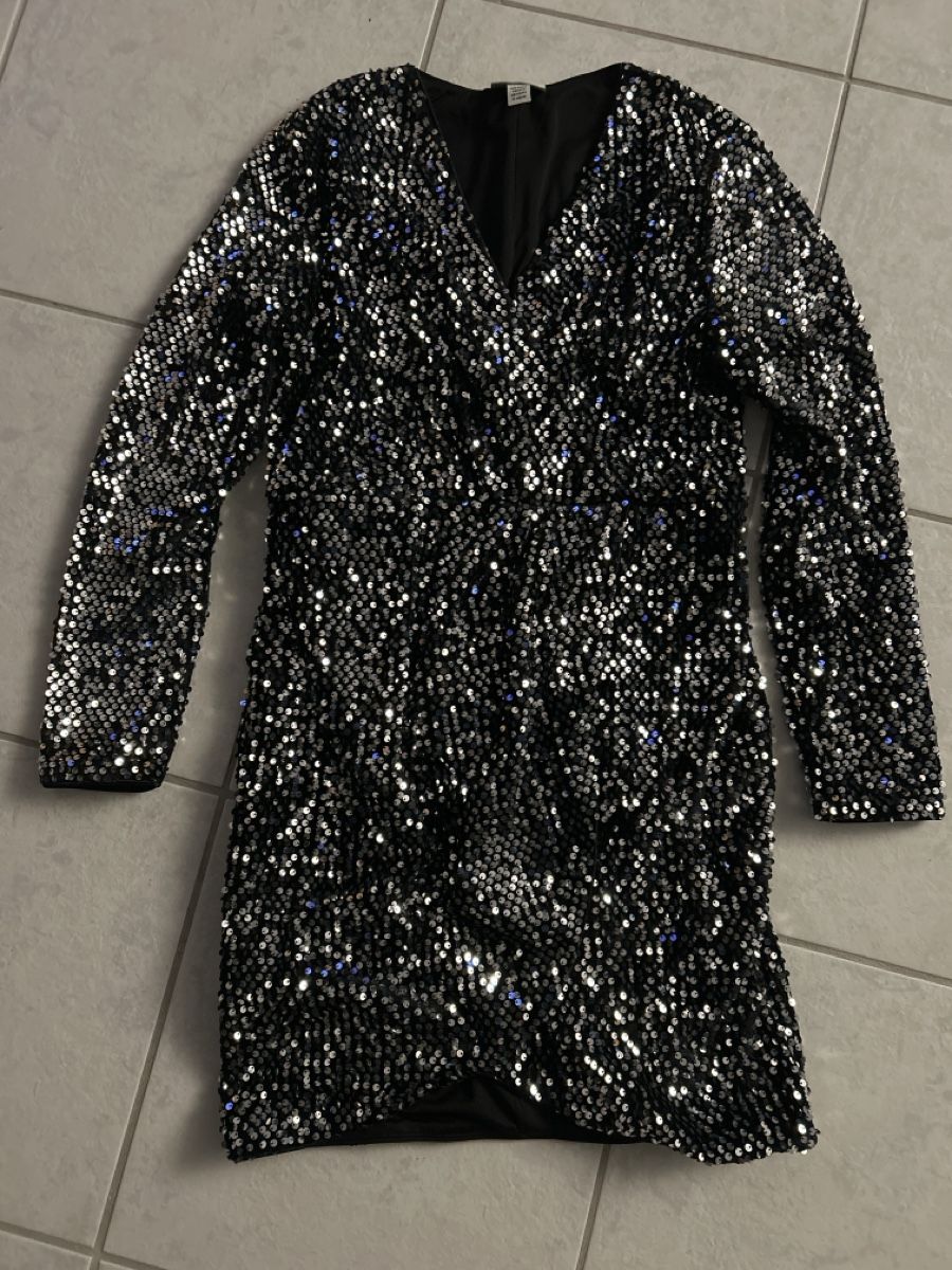 Vestiti: Kleid mit Pailletten Gr 40/42 – Usato da Lostorf venduto da Venice16