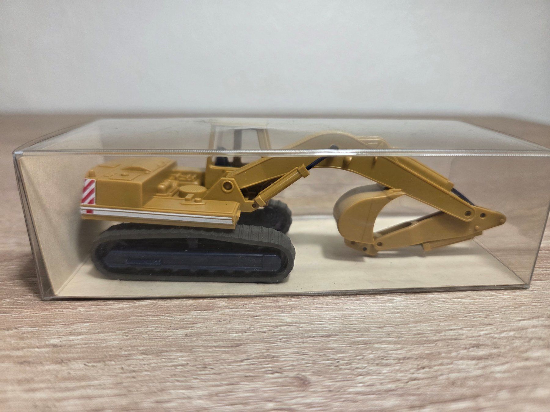 Wiking Modellini d'auto: Wiking 24660 Raupenbagger H0 – Nuovo e nell'imballaggio originale da St-Aubin-Sauges venduto da Lo_Go