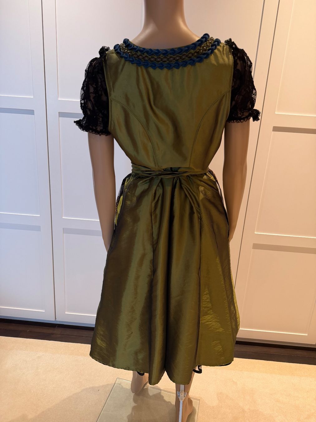 Vestiti: Angermaier Dirndl Gr. 40 – Usato da Kilchberg ZH venduto da Lisavivienne 6