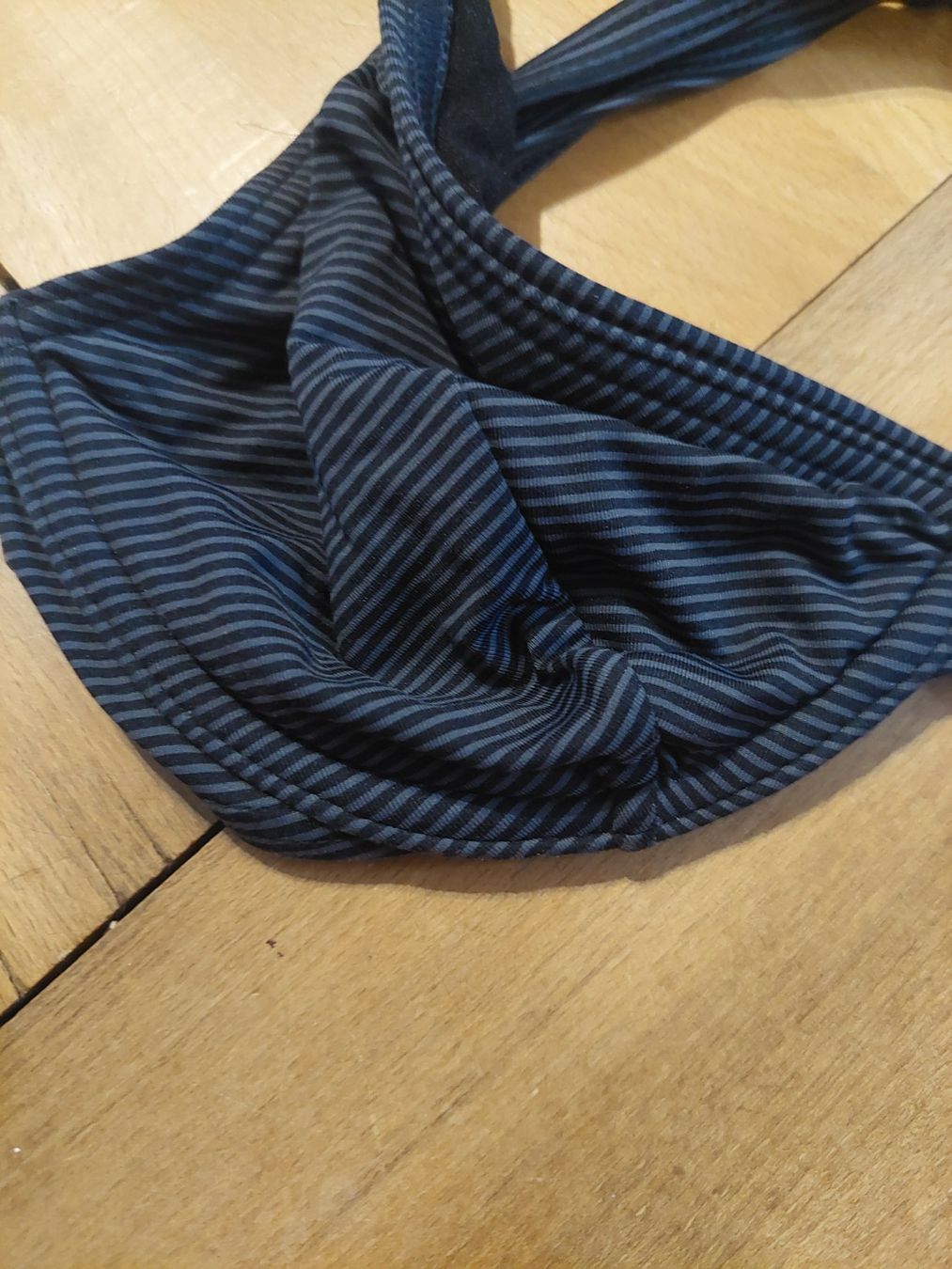 Esprit Costumi da bagno & Bikini: Esprit Neckholder Bikini Top 36 B – Usato da Beckenried venduto da Havacola 3