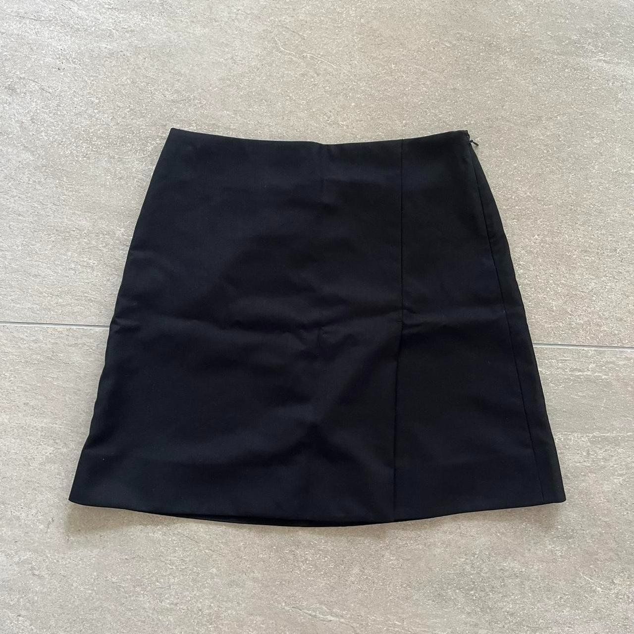 Cos Gonne: COS Miniskirt – Usato da Lausanne venduto da sapiens_vintage