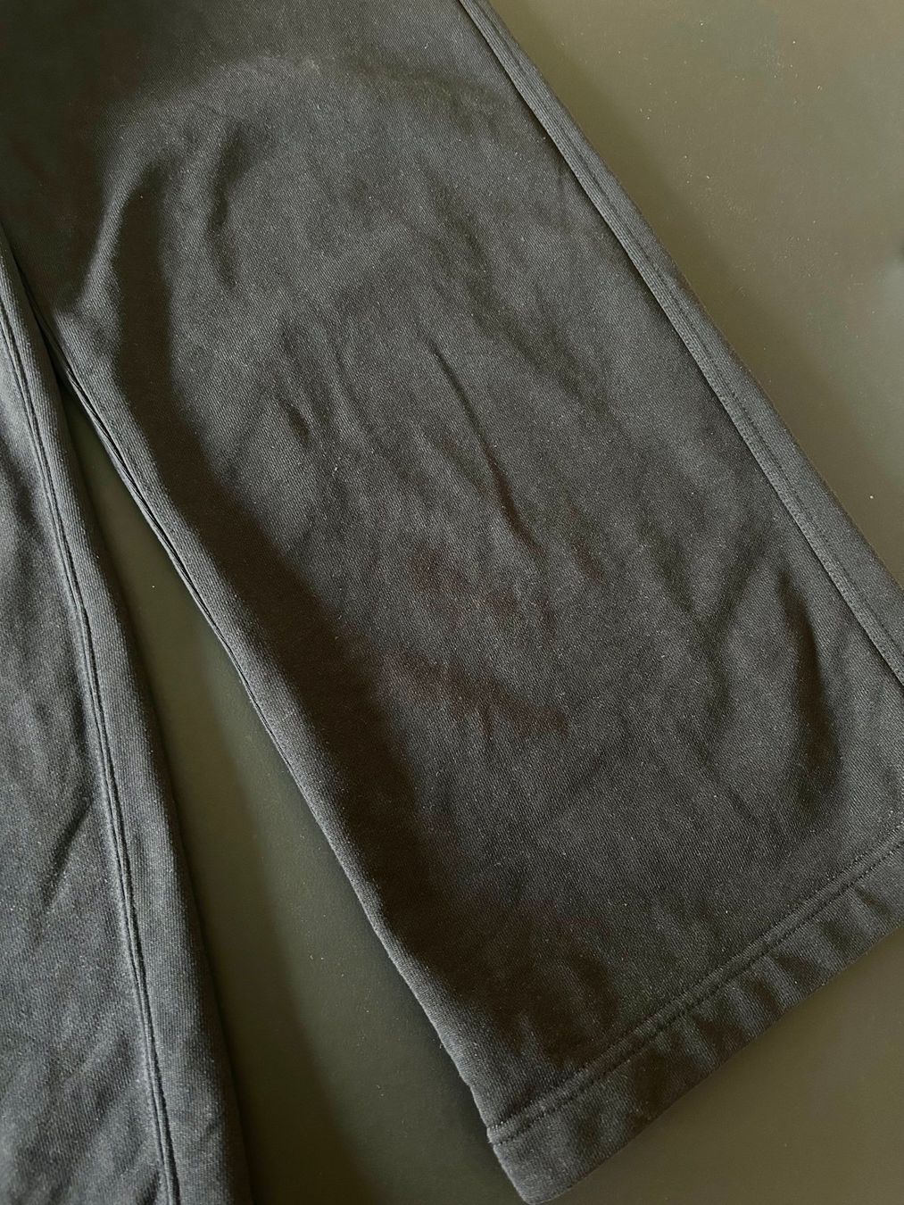 Weekday Pantaloni: WEEKDAY / Sweatpants (Gr. XS-S) – Usato da Dietlikon venduto da Mankai 6