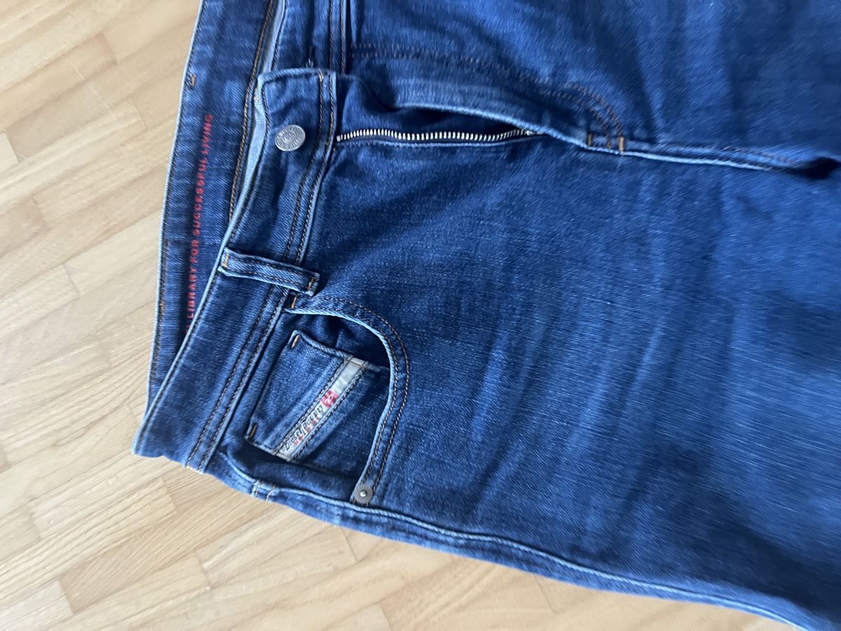 Diesel Jeans: Diesel Slandy High – D'occasion à St. Gallen par elli18 1