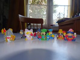 8 Ü-Ei Figuren Ritter Könige etc.