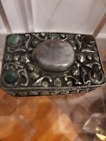 Petite boîte à bijoux ancienne du Tibet