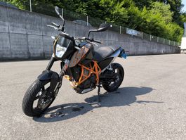KTM 690 Duke