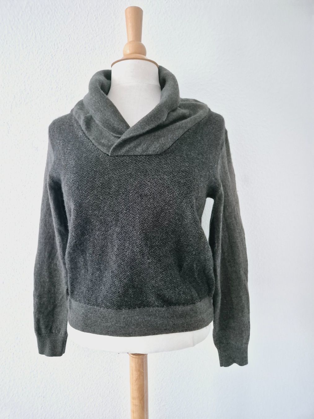 Maglioni & Felpe: PULLOVER CELIO XS WOLLE GRAU WEICH , TOP ZU JEANS HOSE – Usato da Elsau venduto da the-colorful-side