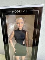 Barbie Basics Bewegliche Puppe
