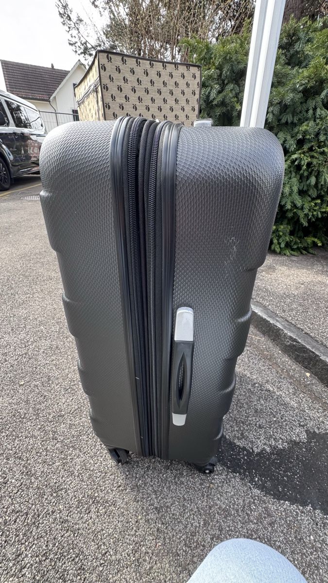 Samsonite Valigie: Lightweight Cabin Suitcase - Perfect for Summer Trips! – Difettoso da Stäfa venduto da Pandorasbox2021 1