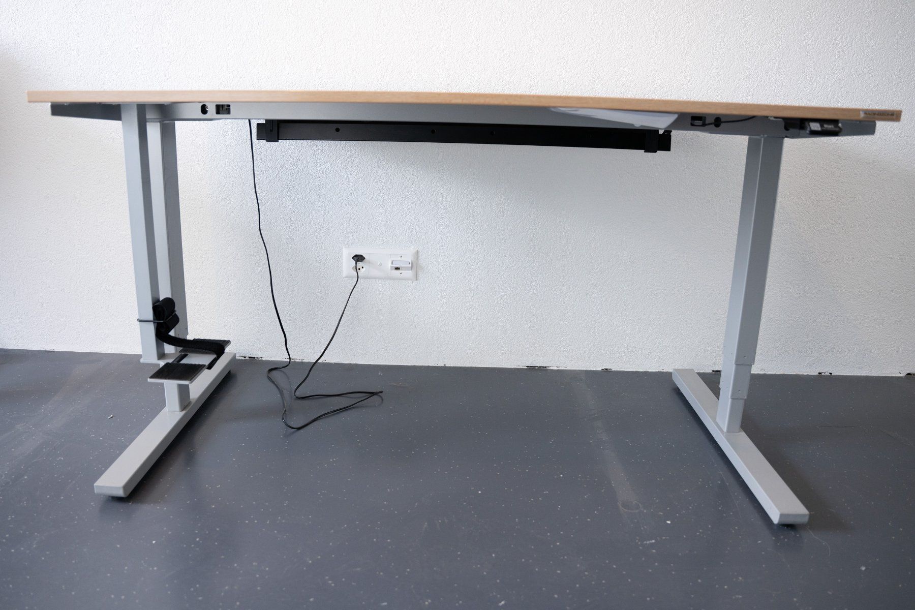 Scrivanie: Sitz-/Stehtisch Tradingzone Smartline 140x80 cm – Usato da Dietlikon venduto da phi_j5l6 1