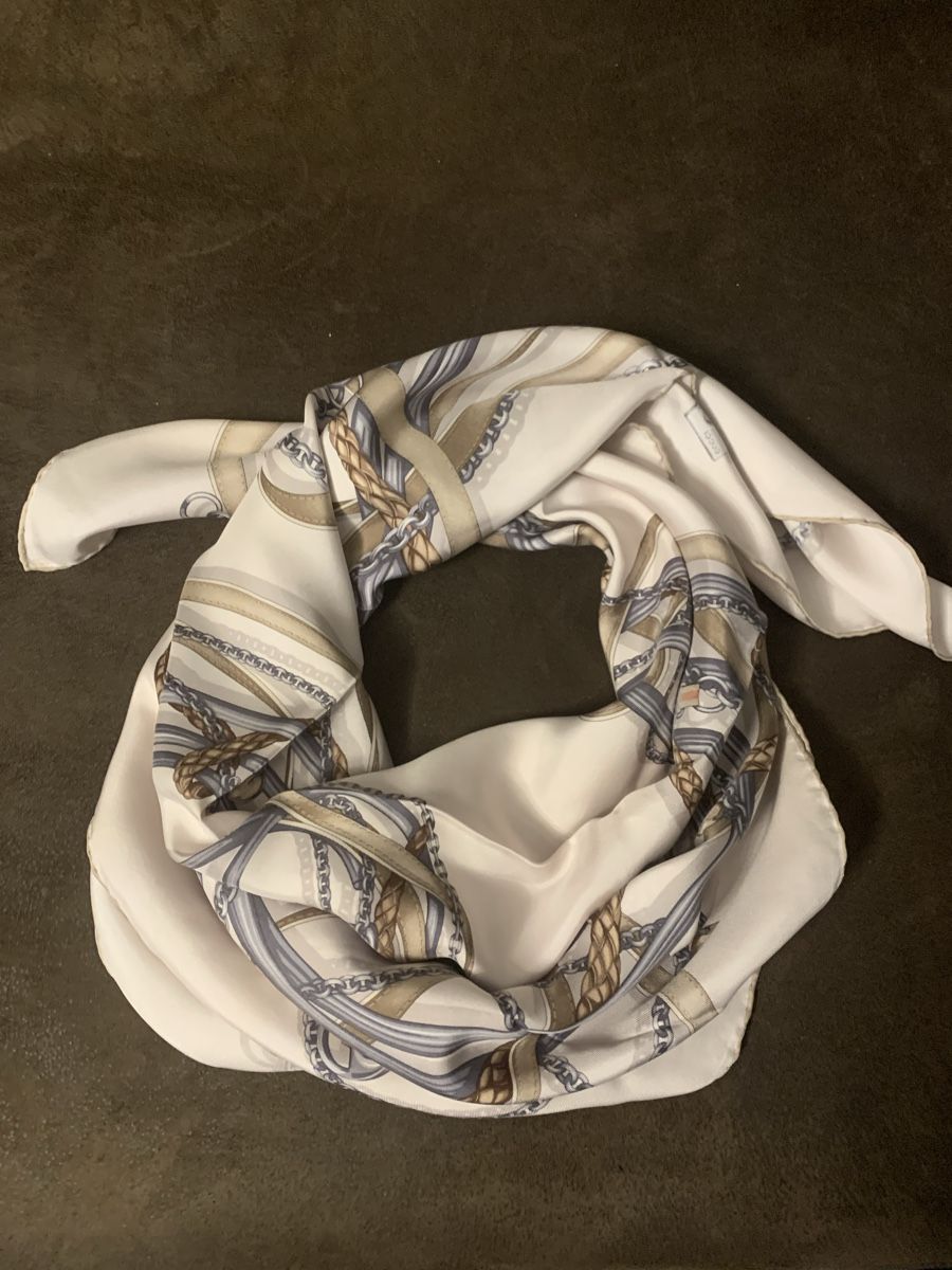 Gucci Foulard & Sciarpe: Gucci Foulard – Usato da Bergdietikon venduto da zor_856j