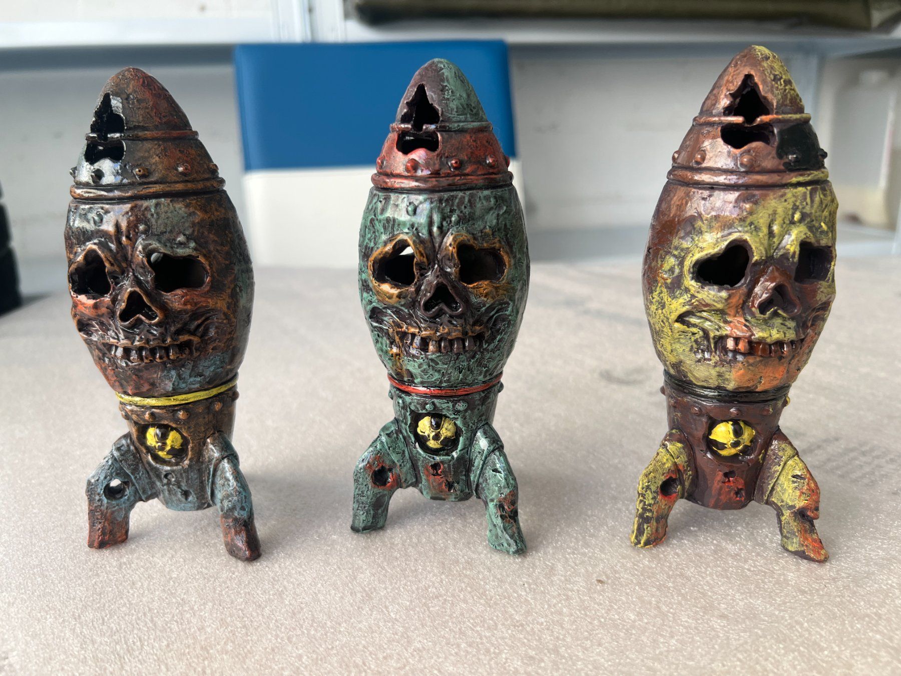 Statuette: Totenkopf-Raketen – Usato da Mellingen venduto da Oelquelle 1