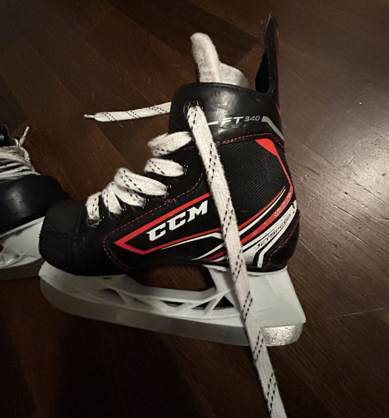 Ccm Pattini da ghiaccio: CCM Jetspeed Ice Skates - Size 29 – Usato da Cham venduto da 9inches 1