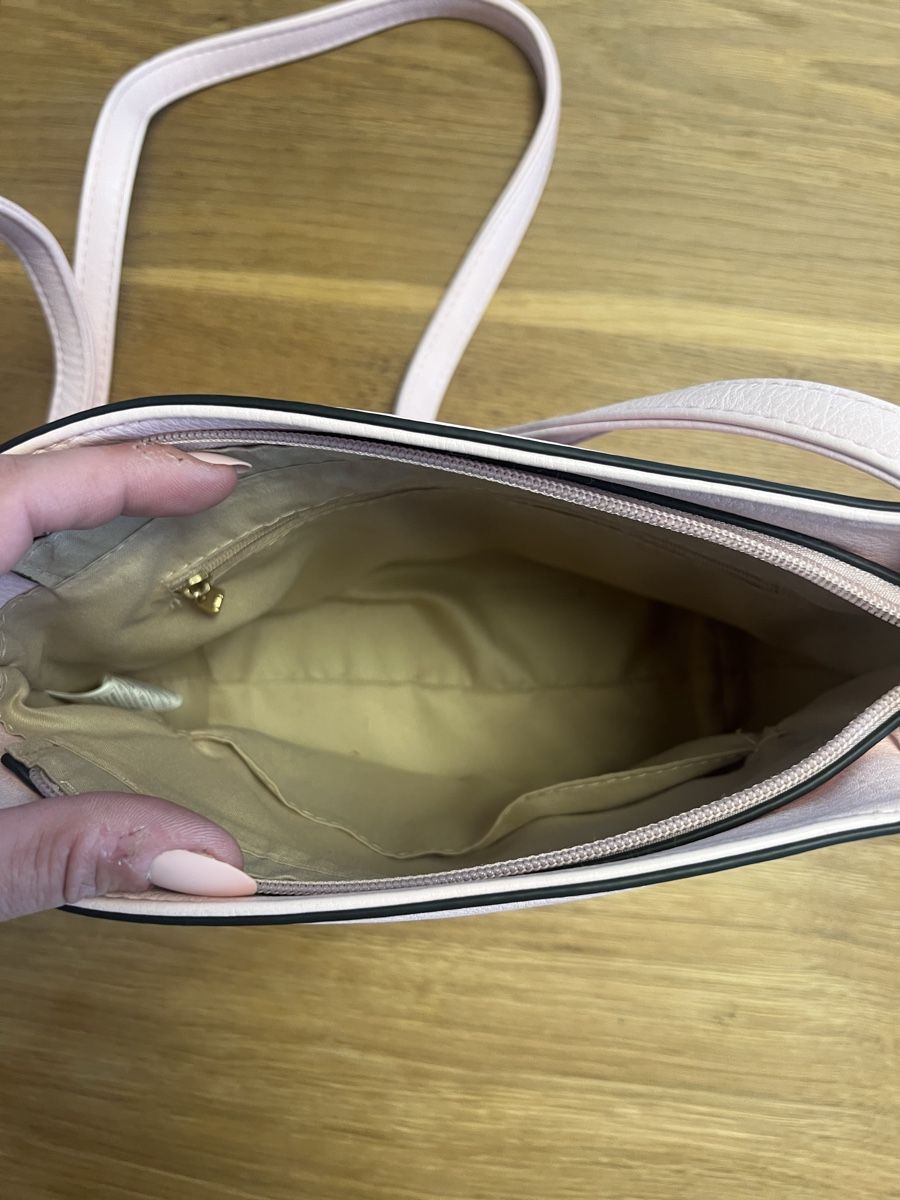 Borse da donna: rosa Tasche mit schwarzen Akzenten – Nuovo (secondo la descrizione) da Wil SG venduto da WauWauBoutique 2