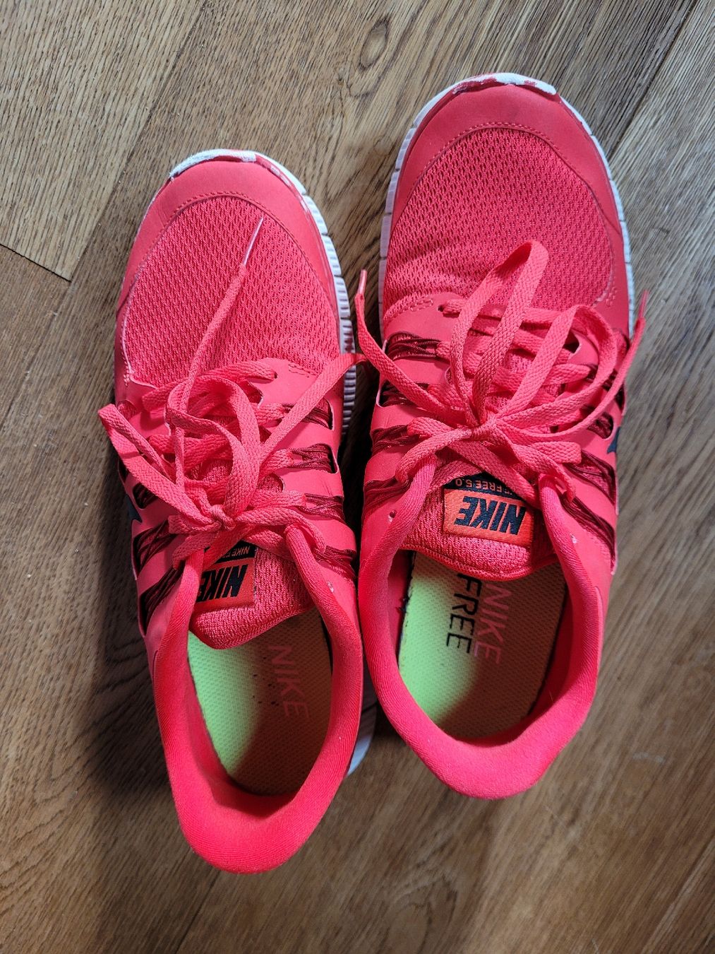 Nike Scarpe per ragazzi: Nike Hallen Turnschuh Gr. 41 – Usato da Steffisburg venduto da Gismo49