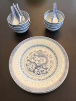 Set piatti e ciotole con cucchiai in ceramica stile asiatico