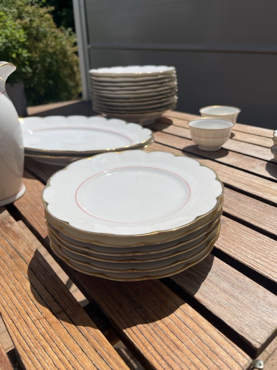 Geschirrsets: Porzellanservice mit Goldrand – Gebraucht aus Ebikon von Wesly 4