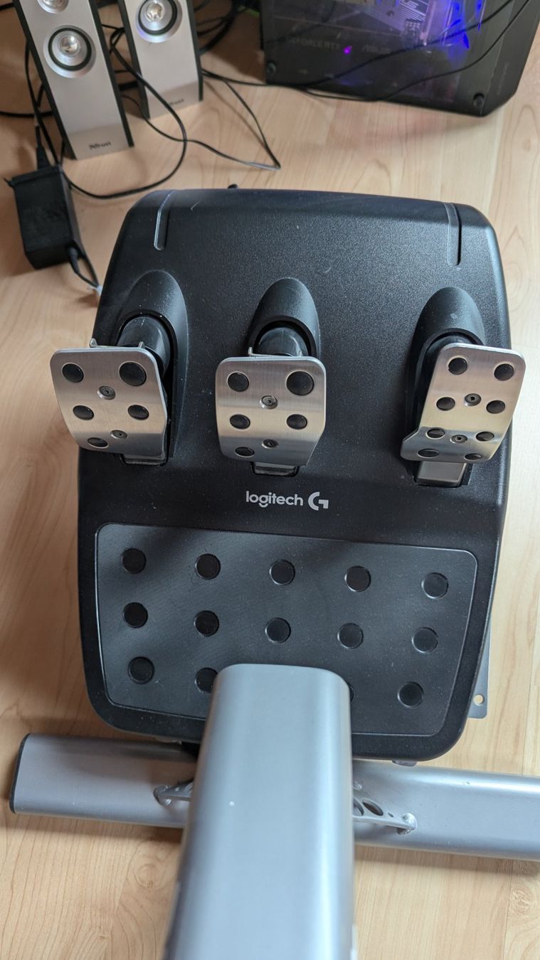 Playseat Stühle: Playseat mit Logitech G29 Driving Force Lenkrad & Pedale – Gebraucht aus Wila von Magico 4