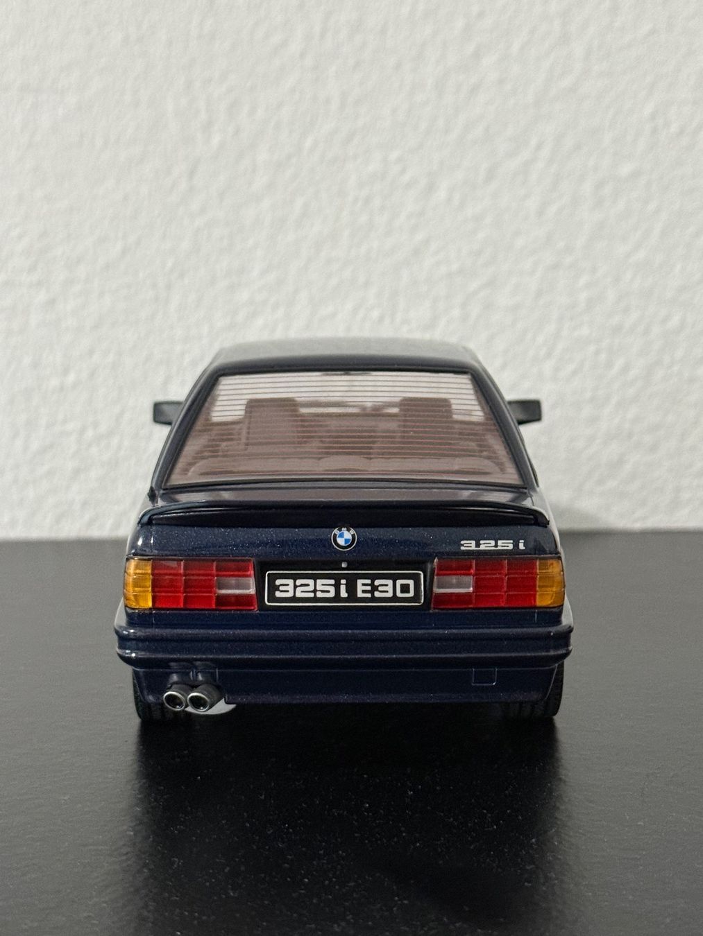 BMW Modellini d'auto: BMW 325 i E30 M Packet 2 1:18 KK Scale – Nuovo e nell'imballaggio originale da Bülach venduto da Meti2023 4