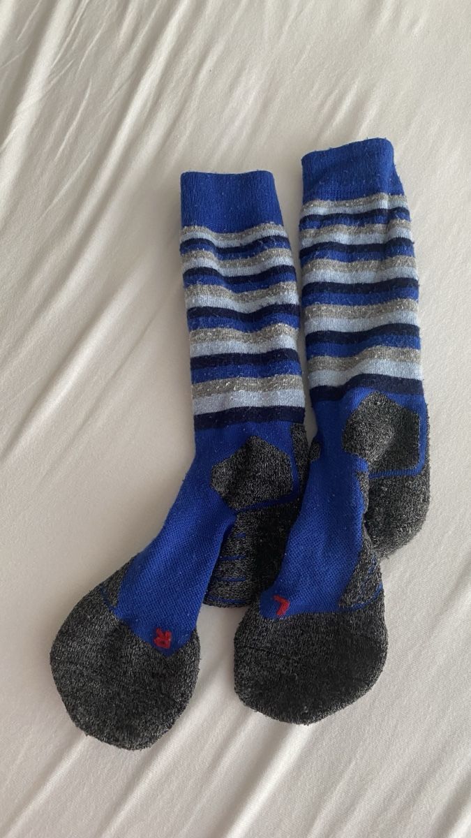Falke Calze per bambini: Warme, blaue Ski Socken, Gr.31-34 – Usato da Magden venduto da slowia27