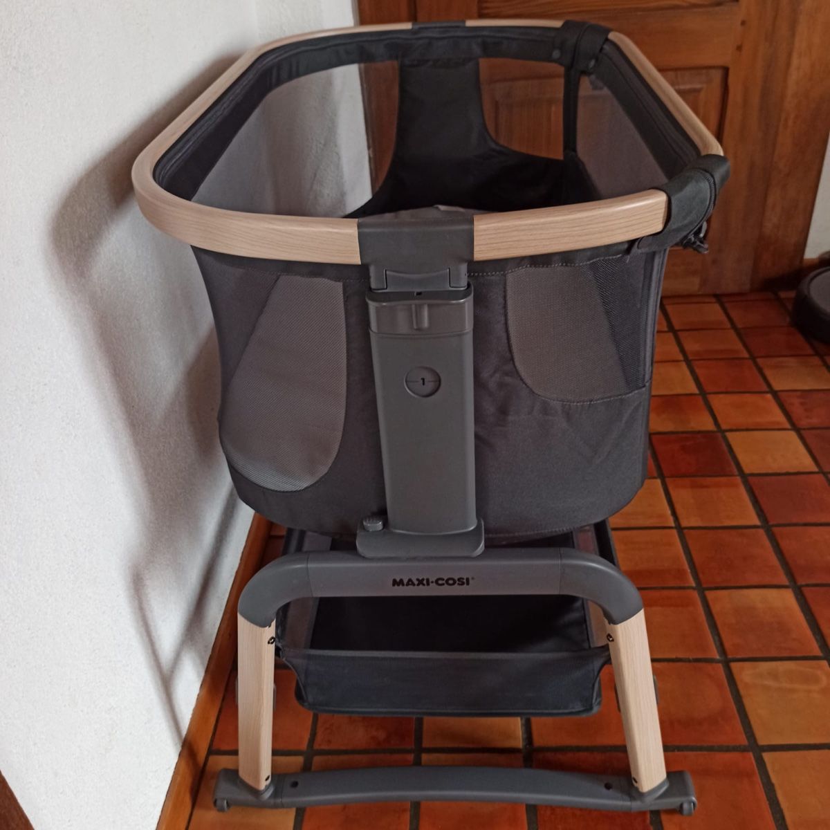 Maxi-Cosi Letti: Maxi Cosi Dream bedside crib - excellent condition! – Nuovo (secondo la descrizione) da Chézard-St-Martin venduto da iva_xw8z 1