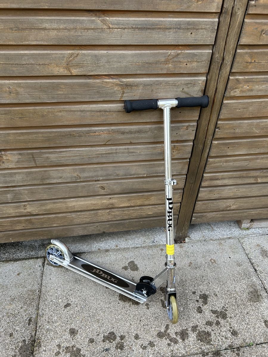 Scooters: Scooter JD Bug silber gebrauchter Zustand – Gebraucht aus Opfikon von Pam30
