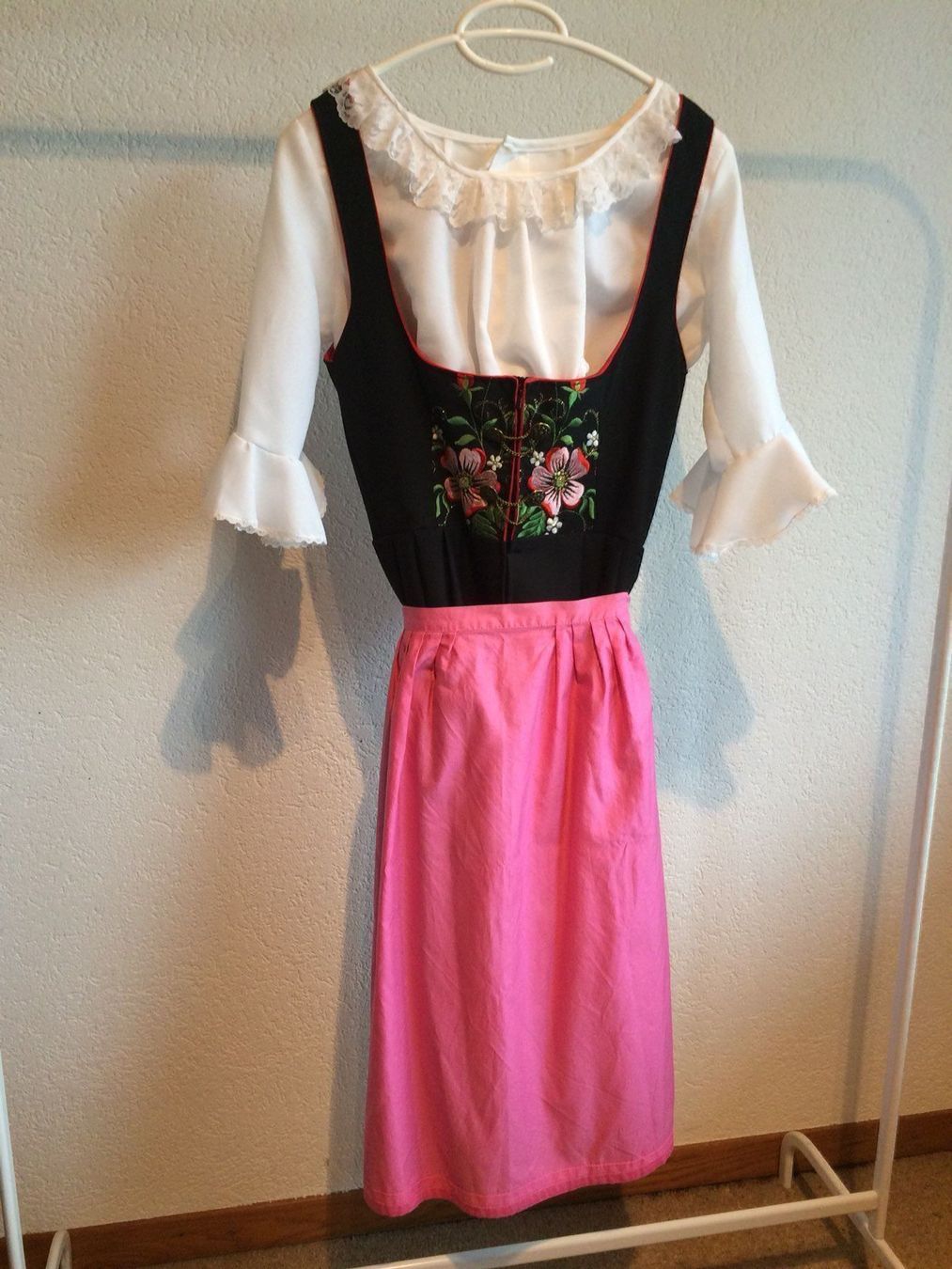 Vestiti: Wunderschönes Dirndl – Usato da Baden venduto da sylivianne