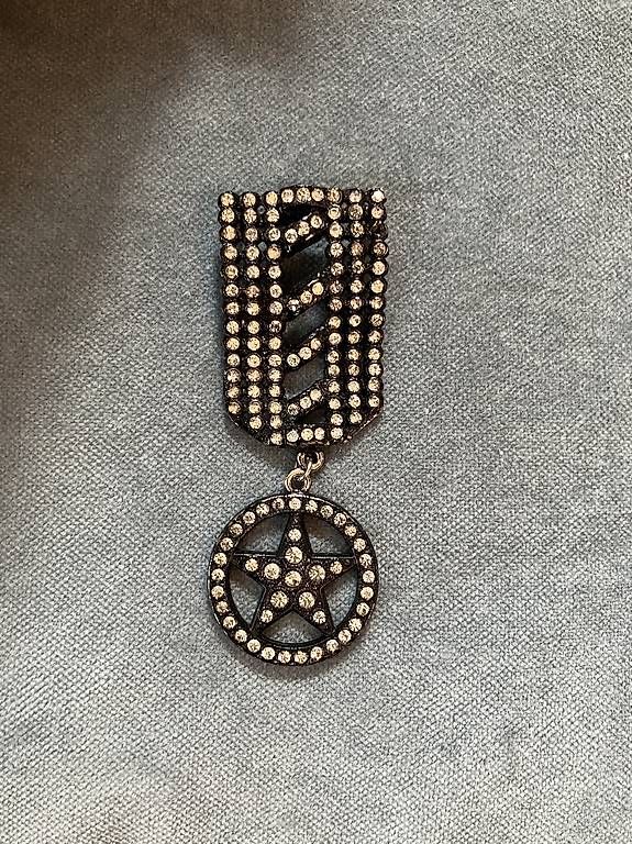Broschen & Nadeln: Orden mit Strass, Vintage 80er, Brosche – Gebraucht aus St. Gallen von jbr_q7tx 1