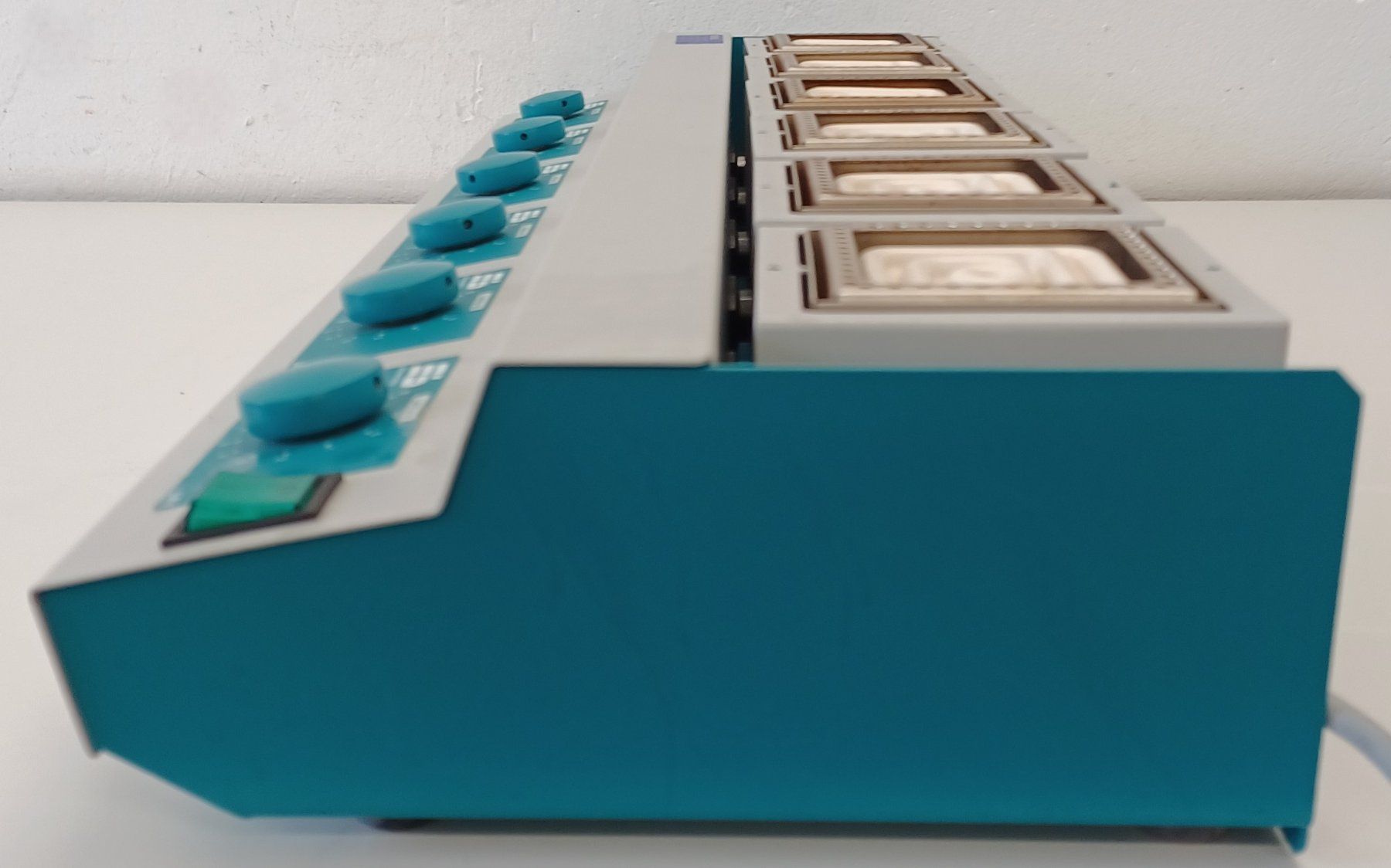 Radiatori: Bühler LR6 Reihenheizgerät – Usato da Niederdorf venduto da LeptonAG_Labor 3