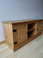 TV-Möbel aus Holz