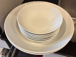 Teller Set: 8 flache gr. Teller, 6 kleine, 2 grosse Schal