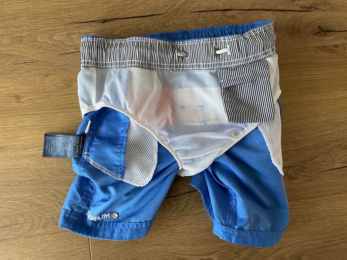 Tommy Hilfiger Badehosen: Badehose Tommy Hilfiger Grösse 128 blau – Gebraucht aus Schliern b. Köniz von Jill76 4