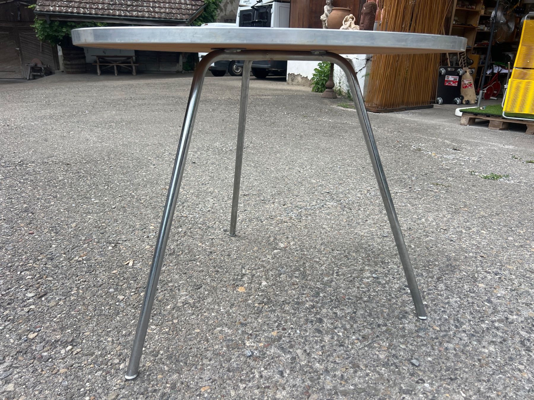 Tables: Mid-Century Tripod Couchtisch – D'occasion à Otelfingen par Yossi-68 3