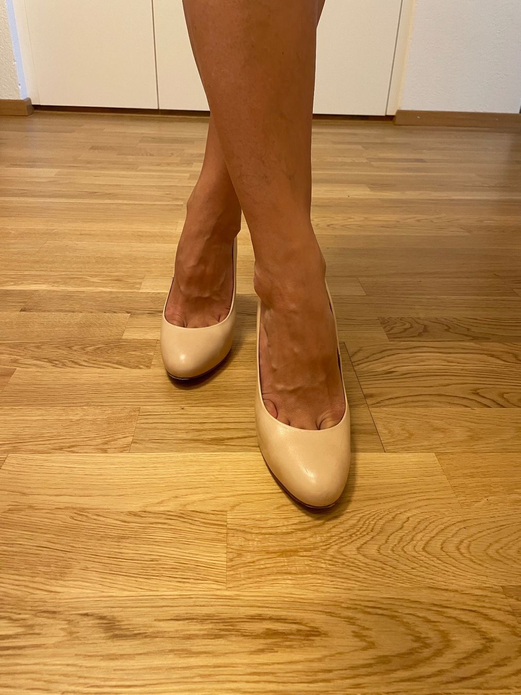 Massimo Dutti Damenschuhe: Pumps nude Massimo Dutti Grösse 40 – Gebraucht aus Zürich von Schmusnik