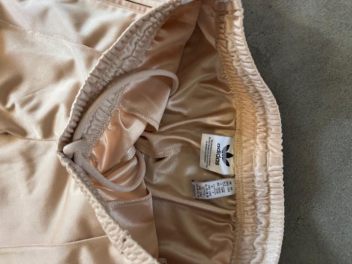 Adidas Pantaloni: trainerhose adidas, gr. 34, farbe beige-eiercocnag – Usato da Luzern venduto da konsi6006 1