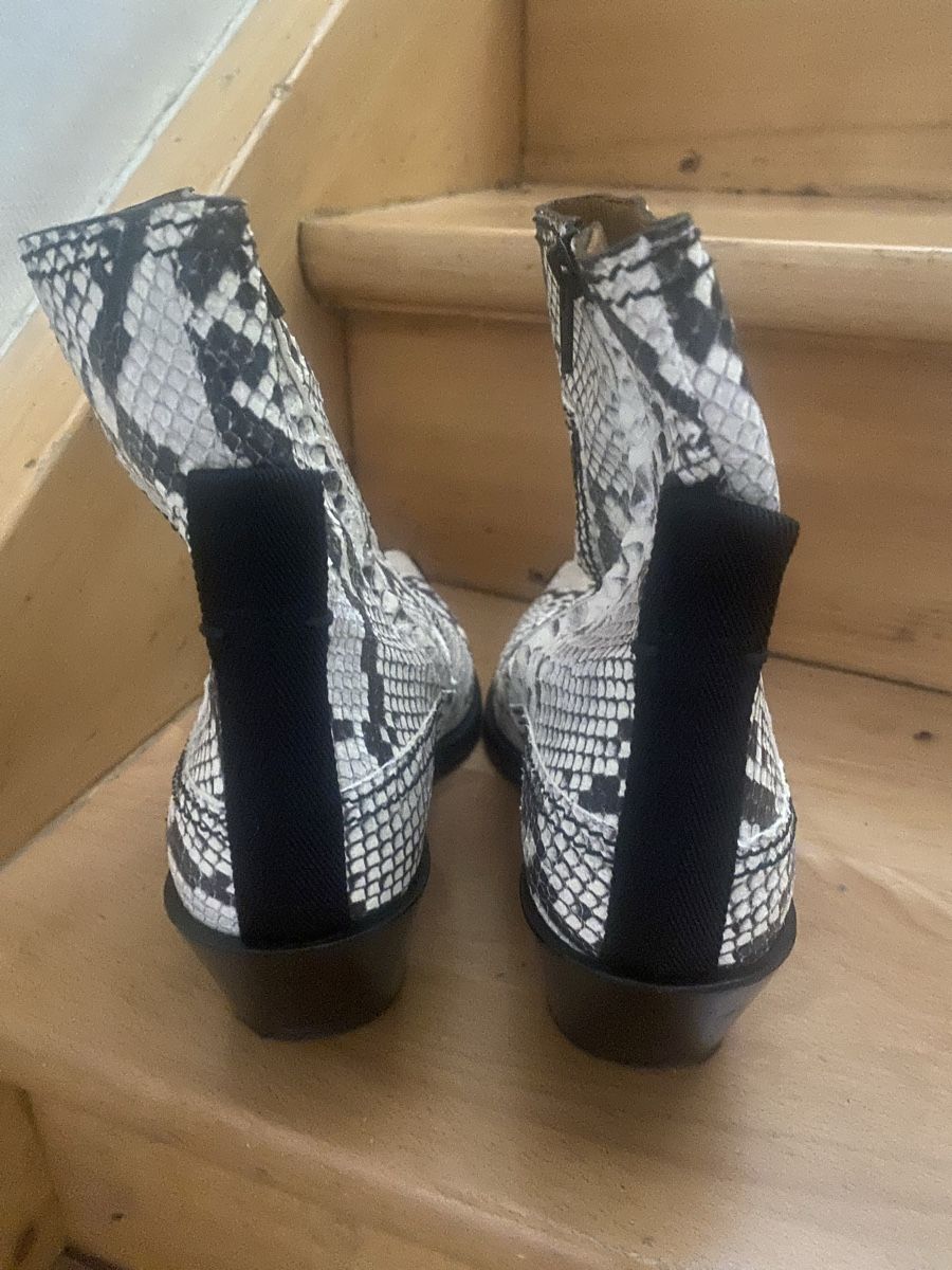 Scarpe da donna: JOSEPH Schlangenlederoptik Cowboy Boots 41neu – Nuovo (secondo la descrizione) da Matten b. Interl venduto da Kings-Fashion 2