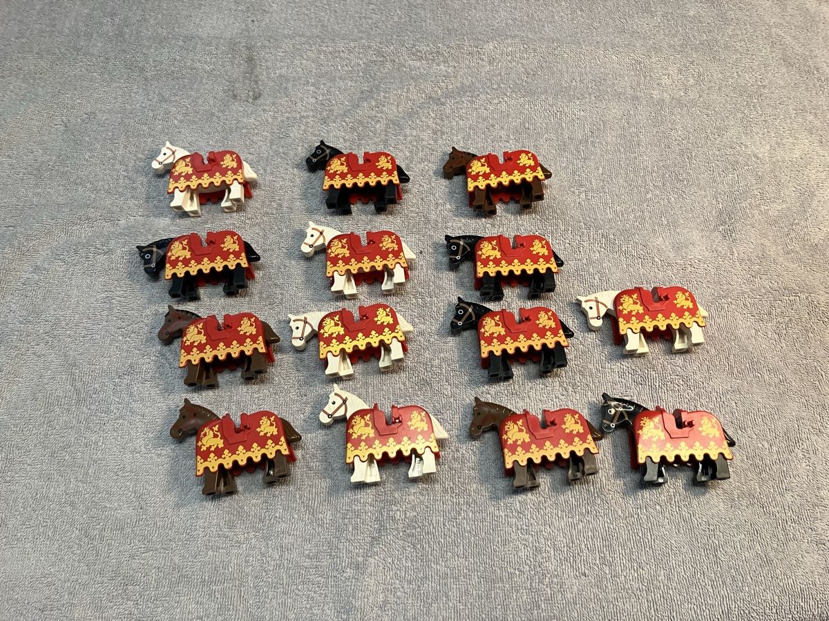 Lego Kit di costruzioni: Lego Löwenritter Pferde mit Schabracke  – Usato da Luzern venduto da windundsichtschutz 1