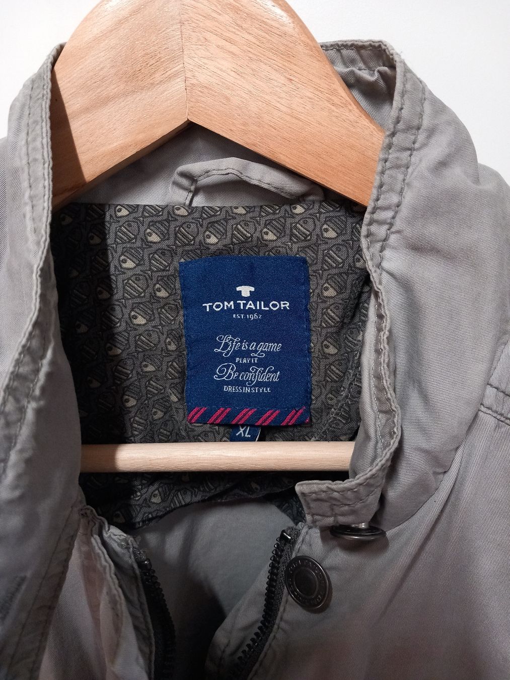 Tom Tailor Jacken: Leichte Jacke Tom Tailor Gr.XL hellgrau – Gebraucht aus Gwatt (Thun) von umwelt-brocki 2