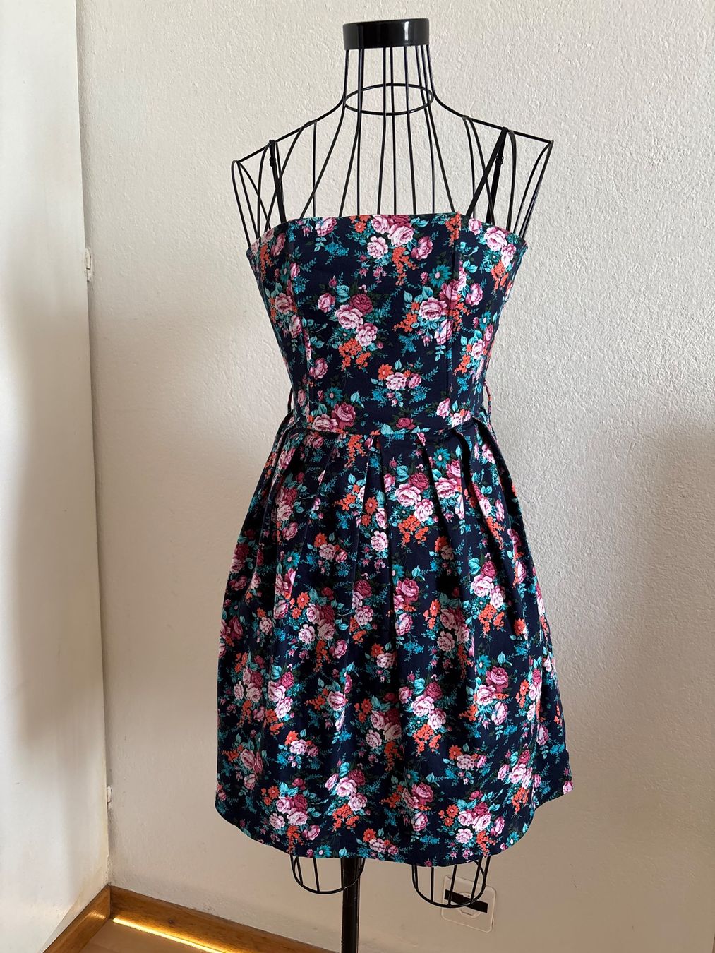 Vestiti: Kleid – Usato da Bern venduto da vba_9ldj