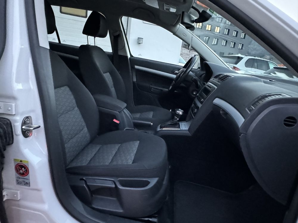 Skoda Automobili: Skoda Octavia 2.0 TDI Automat – Usato da Sevelen venduto da e39-bmw 4