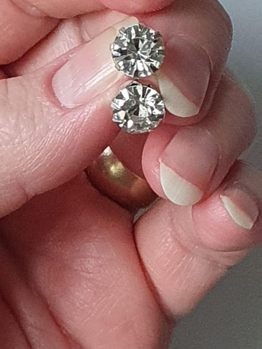 Ohrringe & -stecker: 8 mm Luxury Crystal Zircon Earrings Elegant – Neu und originalverpackt aus Genève von AGBERG 5