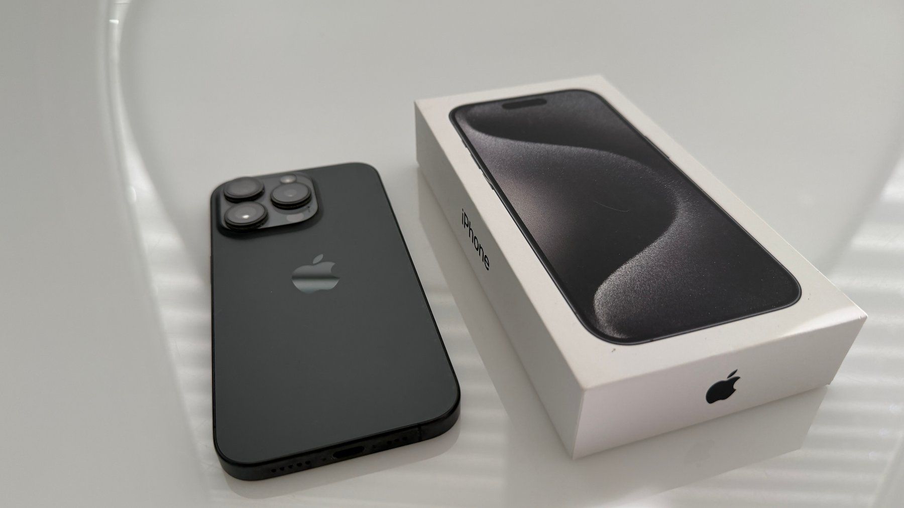 Apple Handys / Smartphones: IPhone 15 Pro 512 GB Black Titanium – Gebraucht aus Rothrist von Gomarco